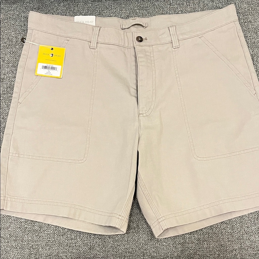 Men's Duck Head stone shorts / size 36 / 7 inch length